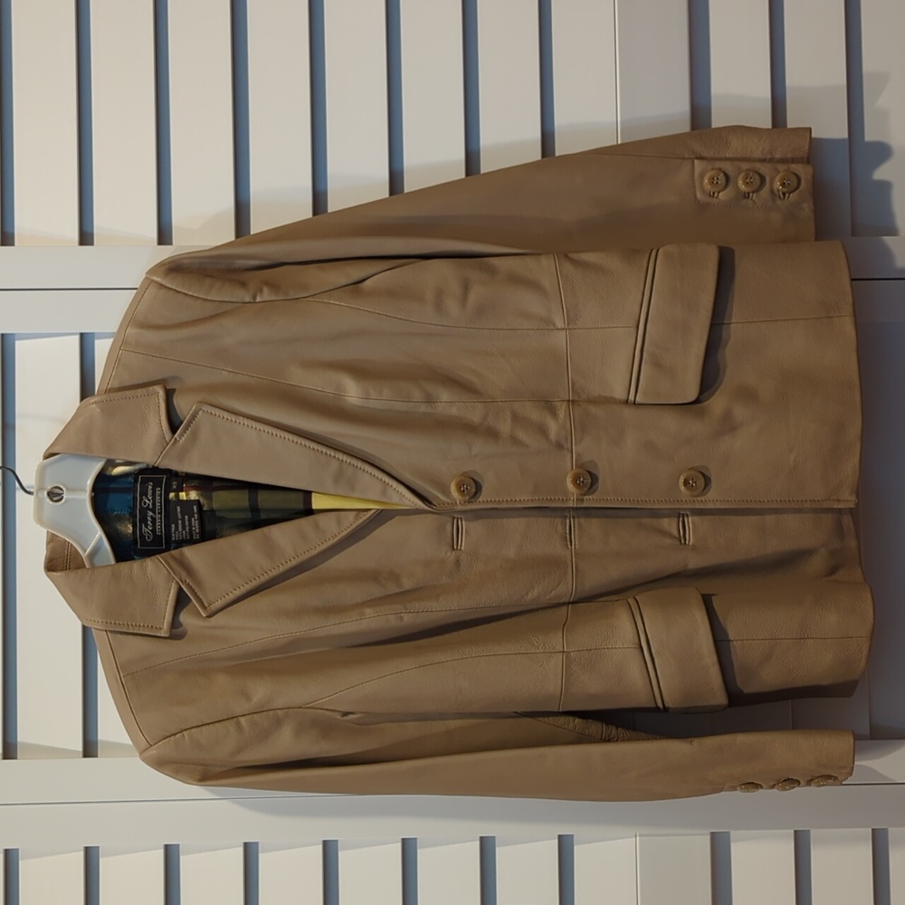 Leather blazer in taupe by Terry Lewis in size XS